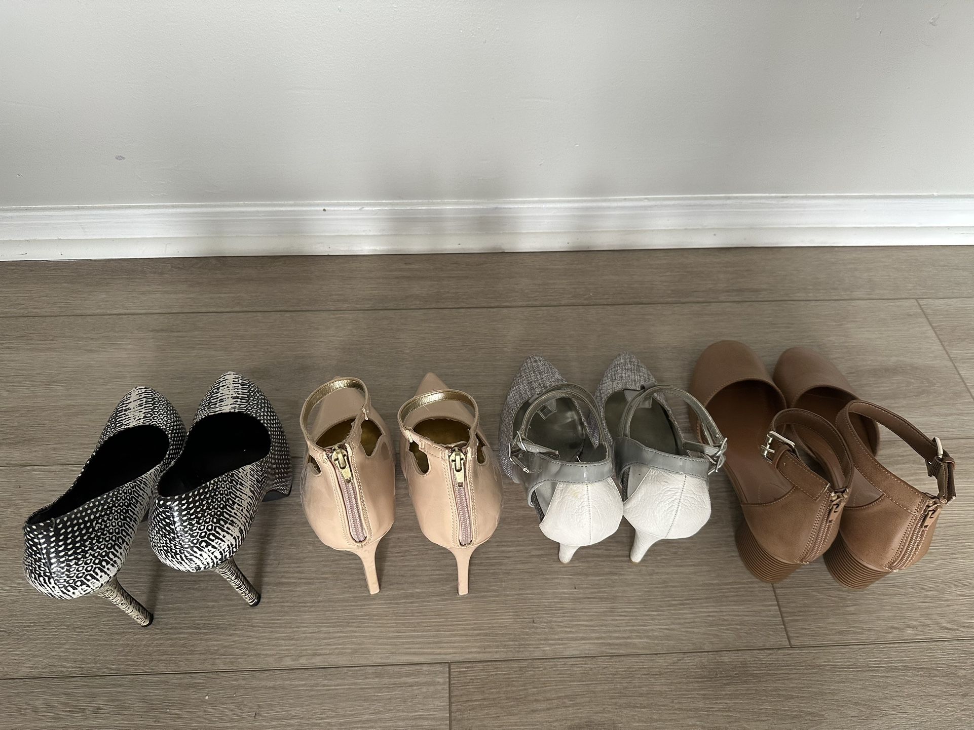 Lady heel shoes Size 10