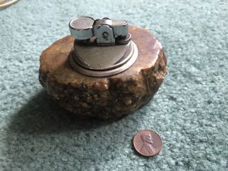 Vintage rock table lighter