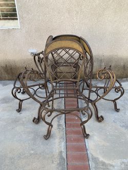 Yard table x 1 and chair x 4