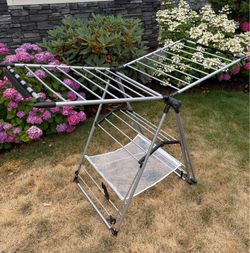 Clothes drying rack