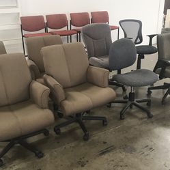 Chairs / Barstools 