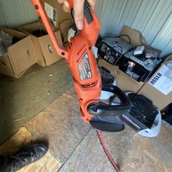 Black & Decker Bush Trimmer 