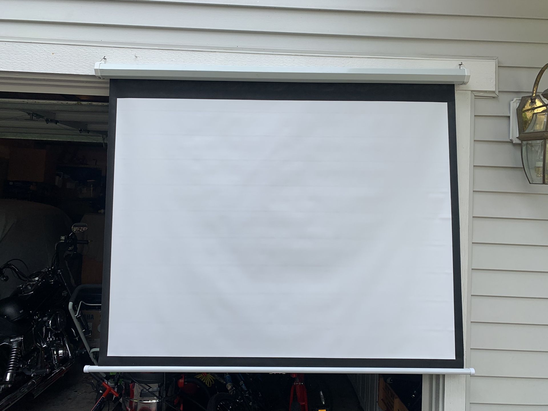 Projector screen