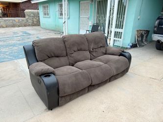 Comfortable 3-Seat Reclining Couch with Cup Holders