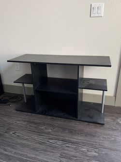 TV Stand l