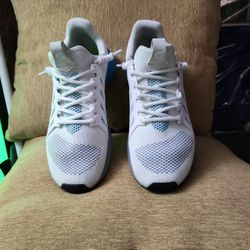 INOV  MENS TENNIS SHOES 