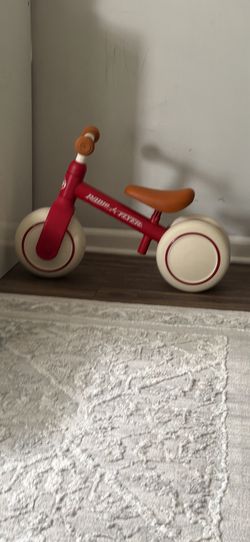 Radio flyer toddler balance bike