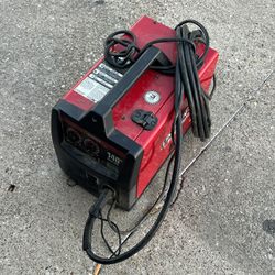 Lincoln Electric 140 Amp Weld Pak 140 HD MIG Wire Feed Welder with Magnum 100L