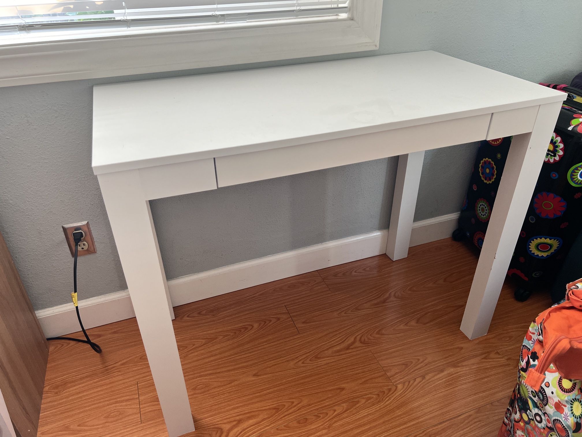 White Table With Drawers