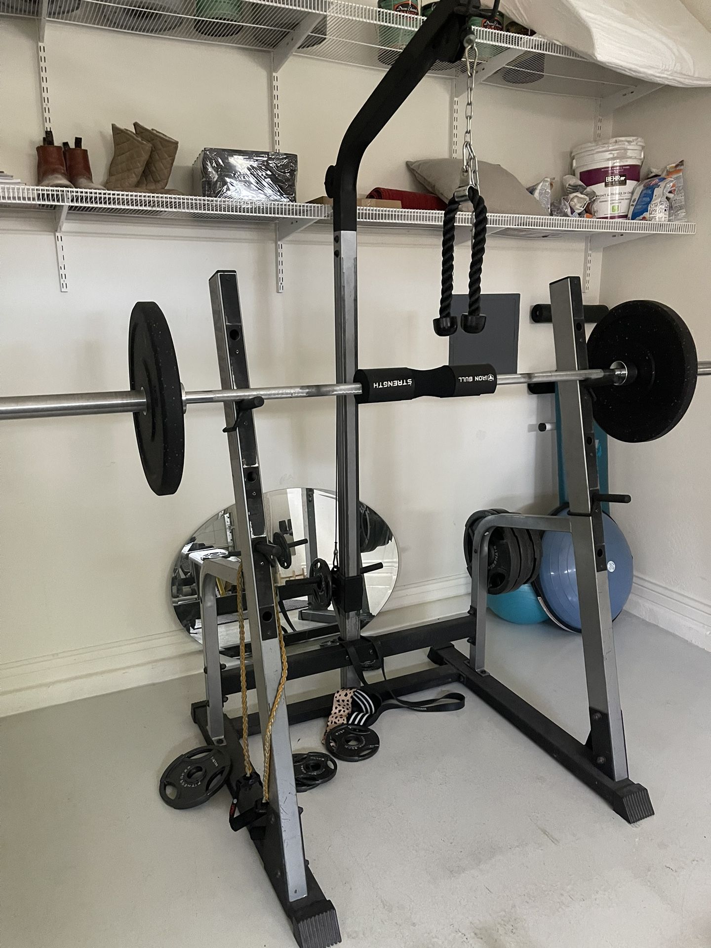 Squat Rack W/ Bench for Sale in Avondale, AZ OfferUp