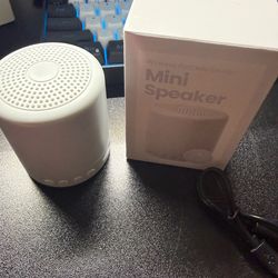 White Wireless Portable  Mini Speaker
