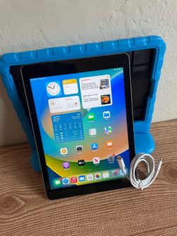 Apple iPad 5th Generation 32GB  with kids protective case & Charger (128gb $150)