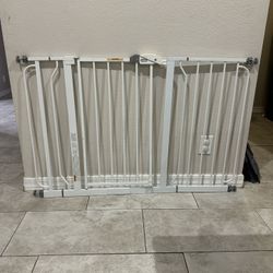 Extra Wide Safety Gate / Pet Gate - Fits Openings 29” - 49”