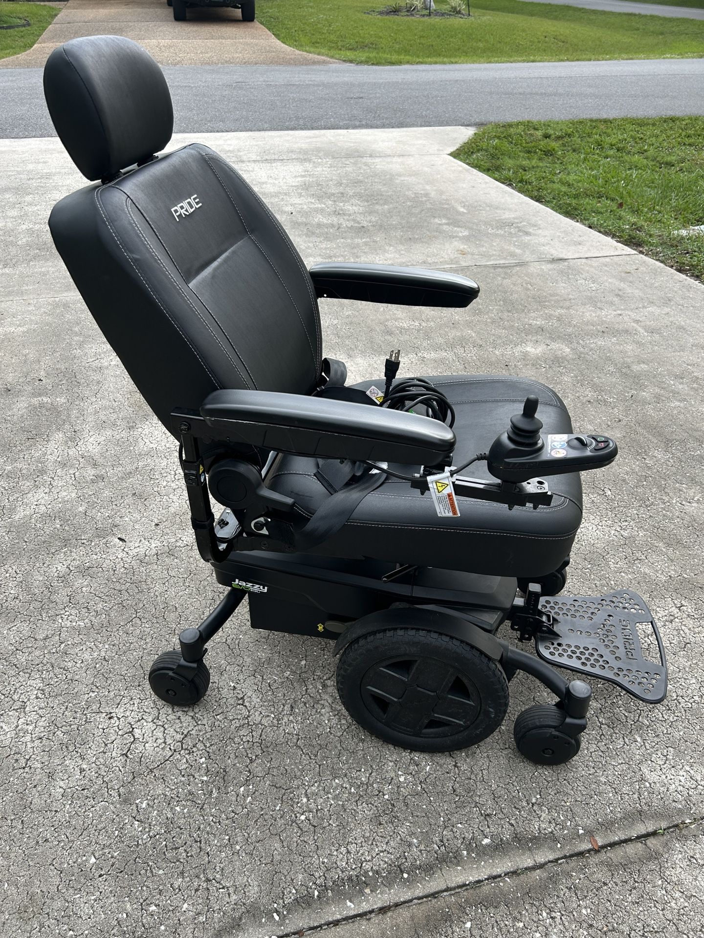Pride Jazzy EVO 613 Li Power Chair - Electric Wheelchair Scooter for Adults, Lithium Battery, 300 Lbs Weight Capacity