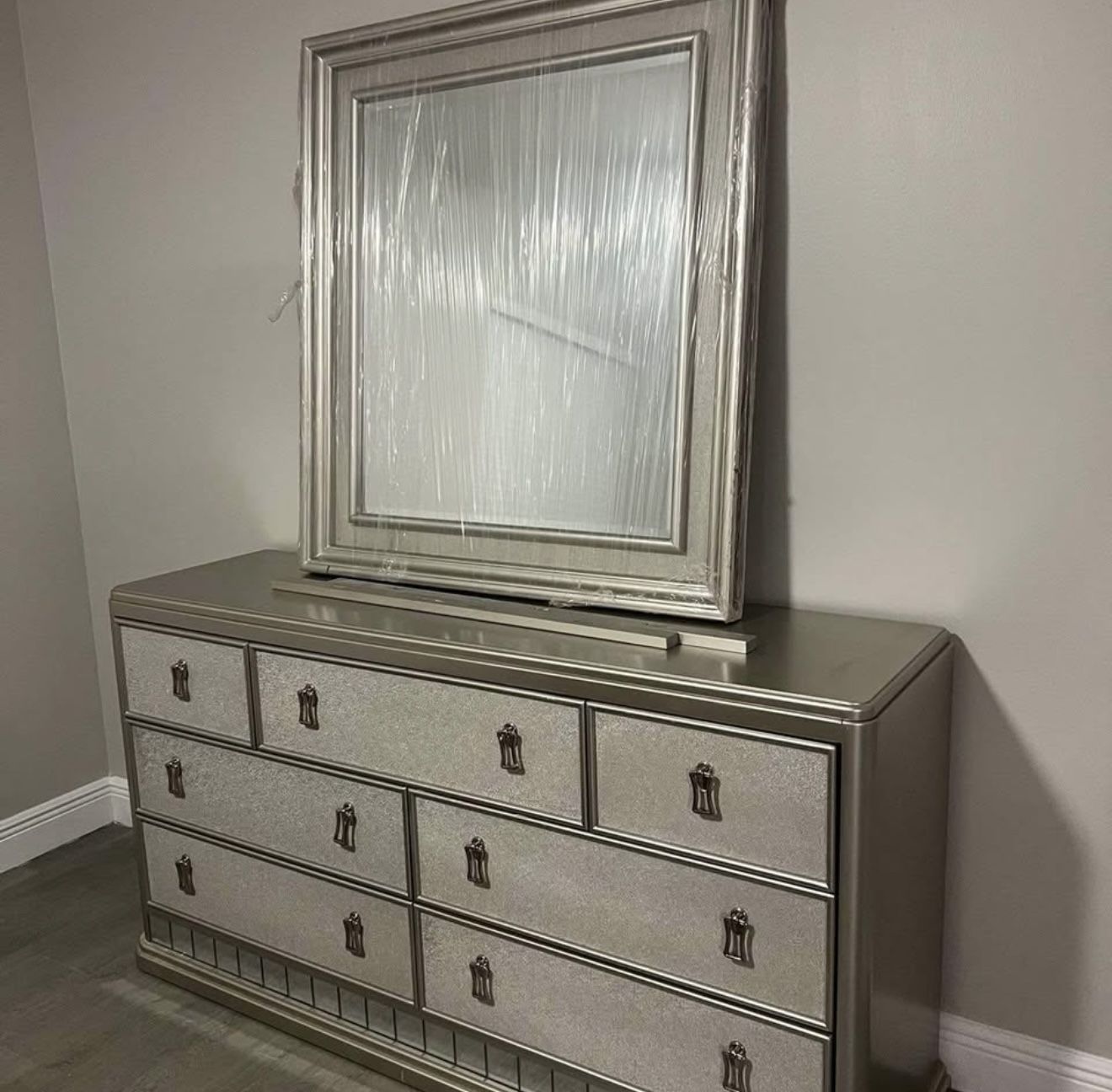 Dresser with Mirror 