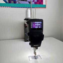 BERNINA Q20 Longarm With Folding Table 