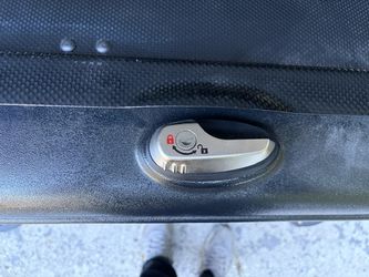 Yakima Skybox 21 Carbonite Cargo Roof Box