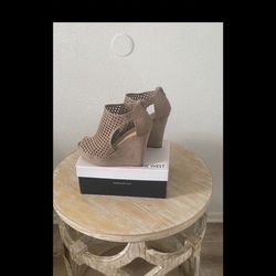Shoe size 8