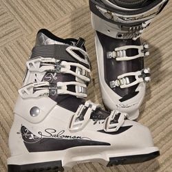 Women's Salomon Divine 6 ski boots