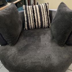 Round Couch With Pillows