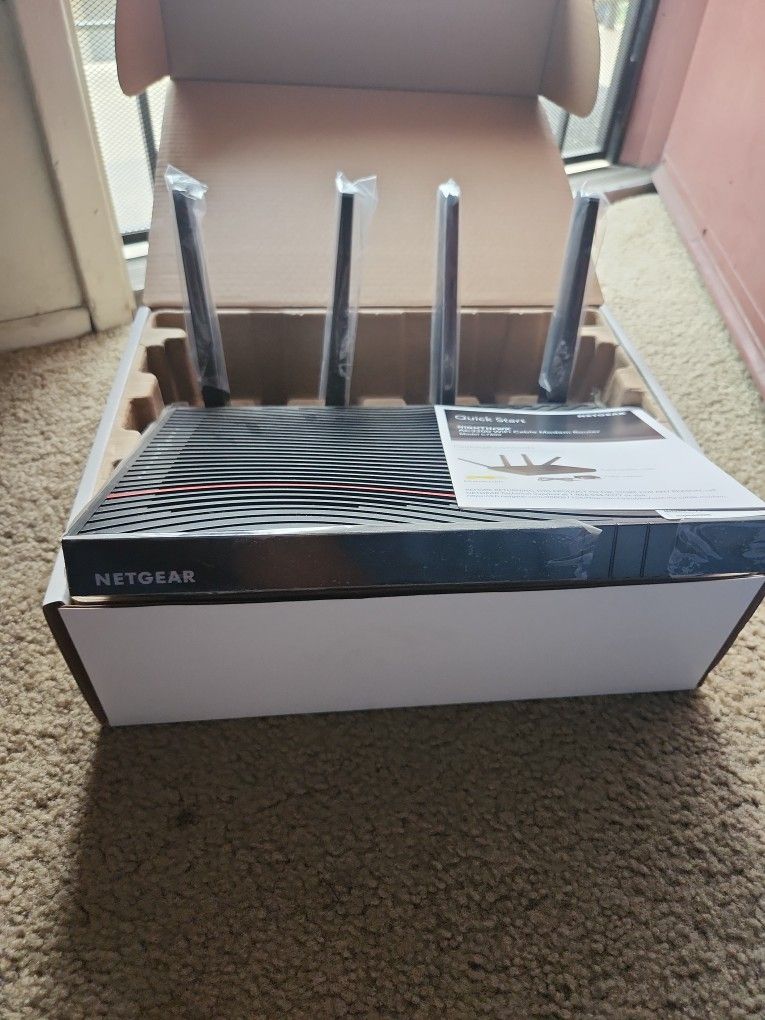 Nighthawk AC3200 WIFI Cable Modem Router (C7800)