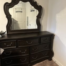 Queen Bedroom Set