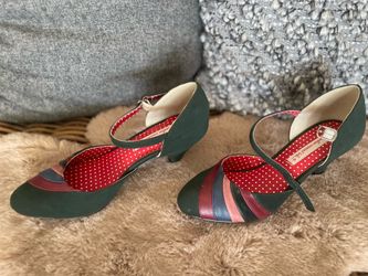 B.A.I.T shoes size 7 (available if posted)