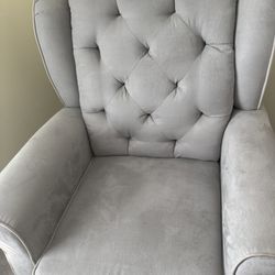  Light Gray Tufted Glider Chair with Ottoman – Gently Used