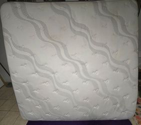 Used Serta King size Bed Mattress