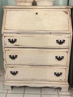 White drawers pick up only FREE