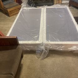 2 Twin Box Spring Can Be Use For King Size Mattress 