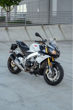2015 Aprilia Tuono V4