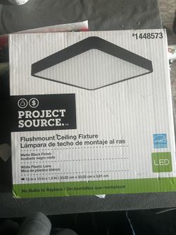 Ceiling Fixture / Lámpara de techo LED de montaje empotrado