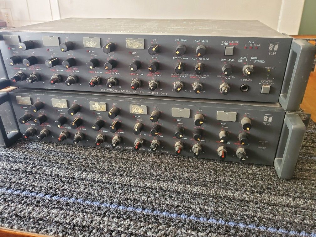 TOA Electronic Music Mixer