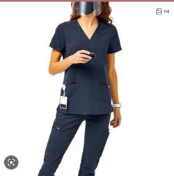 Figs Scrub Top Casma. Size XS.  Color: Dark Harbor