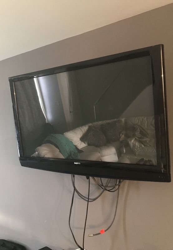 55 inch SANYO TV 2012