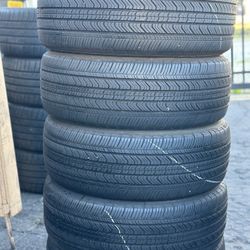 SET OF TIRE 215 55 17 MICHELIN 85% LIFE