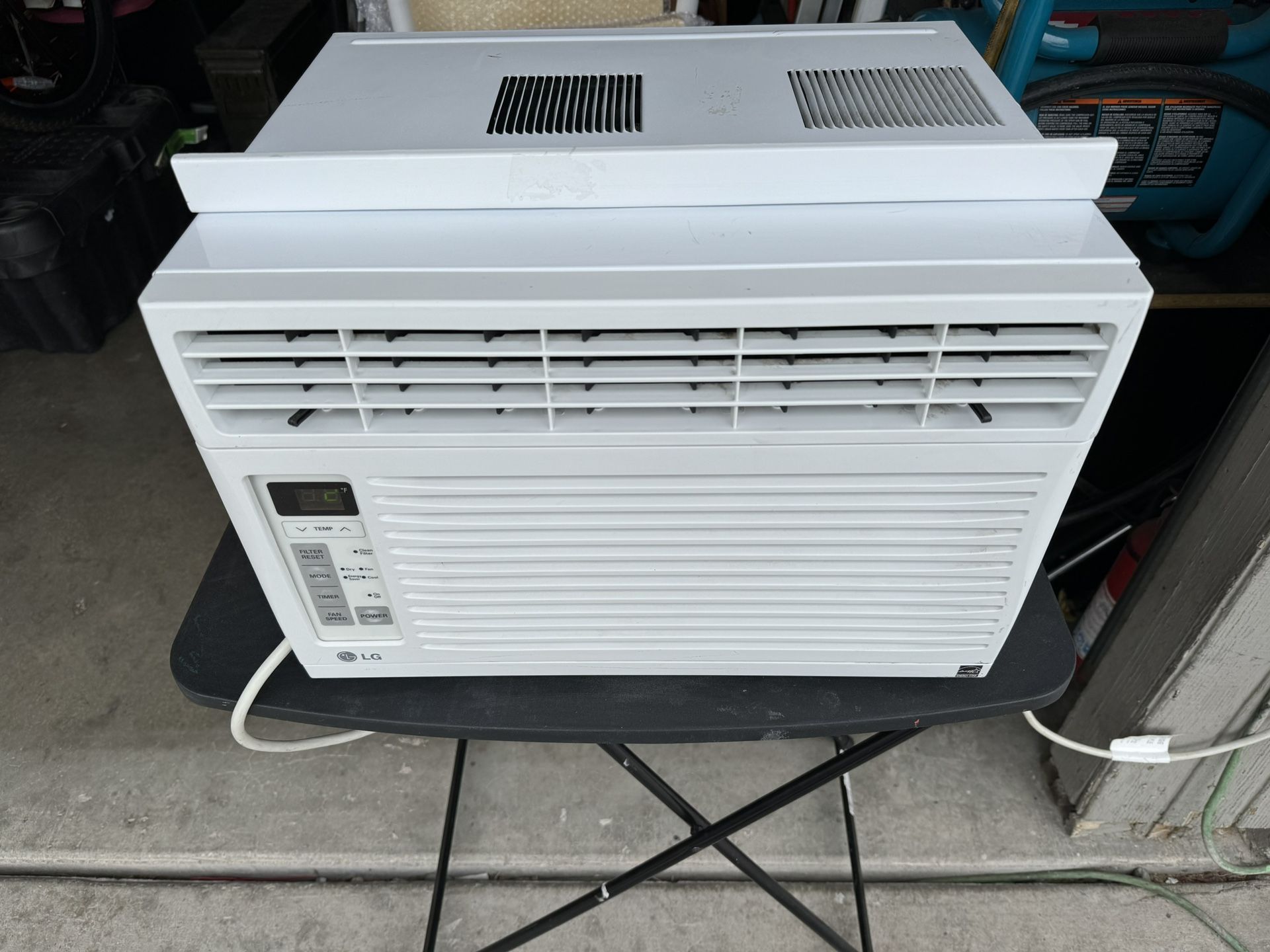 AC UNIT IN PERFECT CONDITION MUST PICK UP ON LAKEMEAD AND LAMB