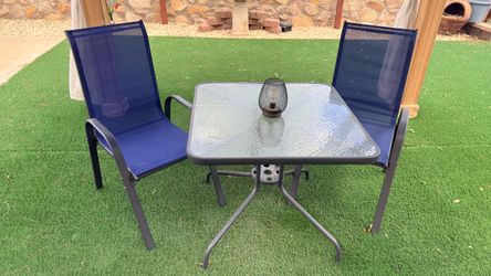 Like New - 5 Piece Outdoor Patio Dining Set Square Steel Table and 4 Stackable Arm Chairs