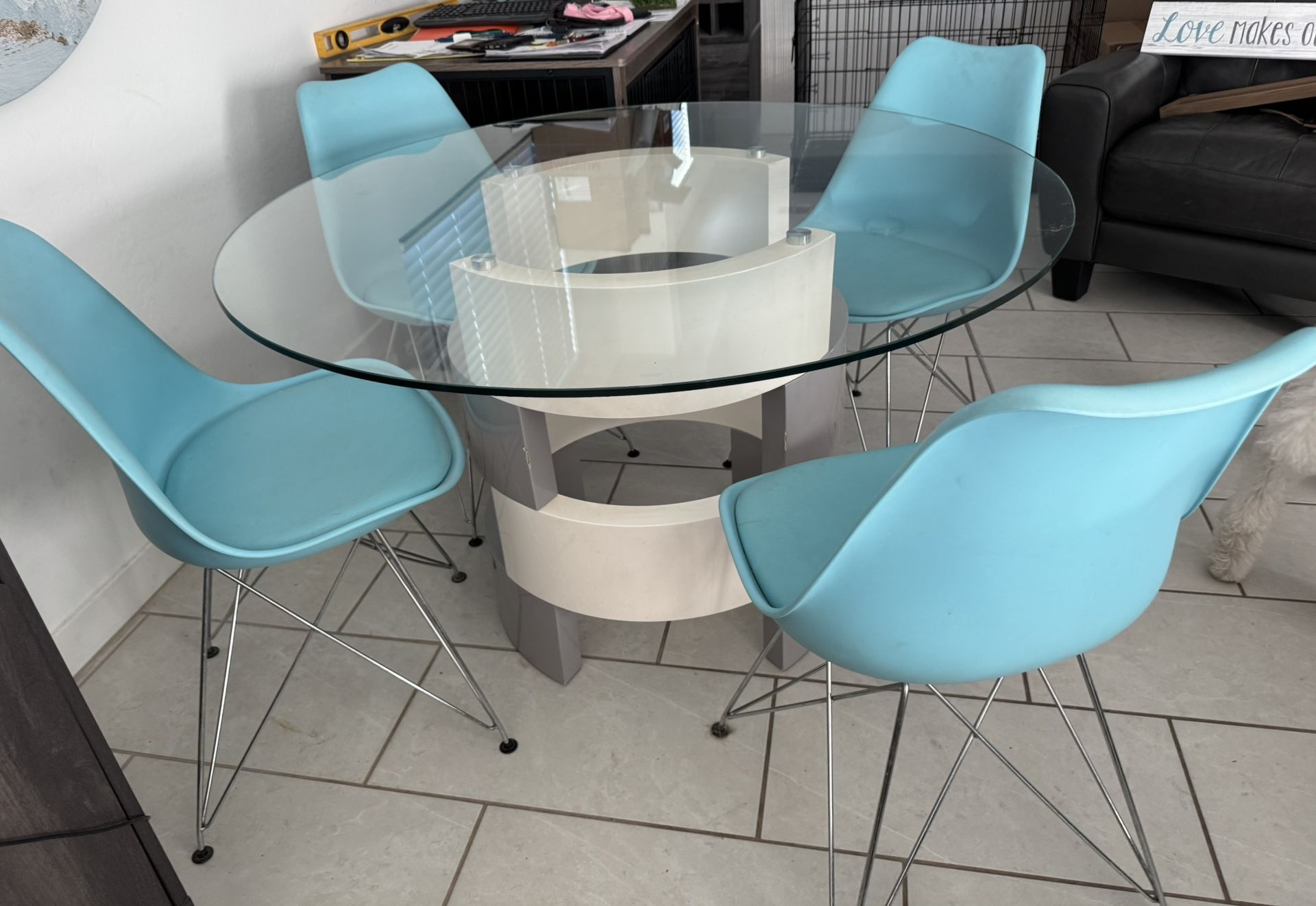 Modern Table And 4 Chairs