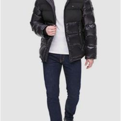 Tommy Hilfiger Men's Large Hooded Puffer Jacket -  Black . Pre-owned