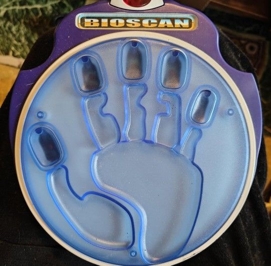 Tech-Link Bio-Scan Talking Room Guardian Kids Hand Scanning Security