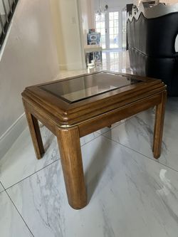 Declaration Table For Livinroom