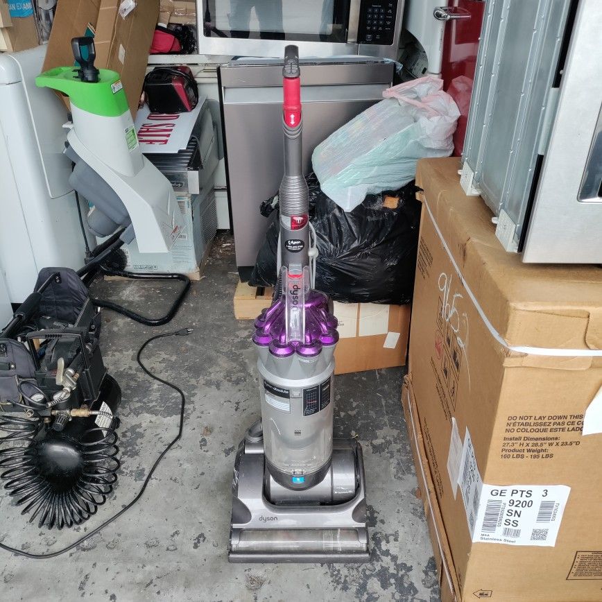 Dyson vacuum cleaner works perfect