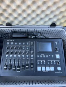 Roland VR-4HD 6 Input 4 Channel HD All in One AV Mixer + Case