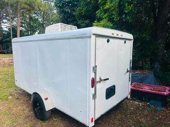 12x6 Toy Hauler Enclosed Trailer w/cold A/C Drop Gate interior 67” / 2 folding beds. Title in hand