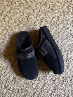 UGG SLIPPERS
