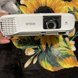 NEW Epson Projector