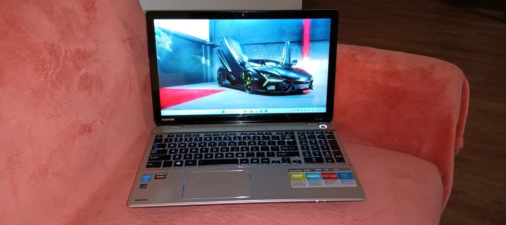 Toshiba Ultra HD 4K Quad Core i7 / 16 GB Ram / 1TB SSD Touchscreen Laptop 