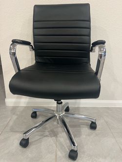 Black Executive Office Chair – Great Condition